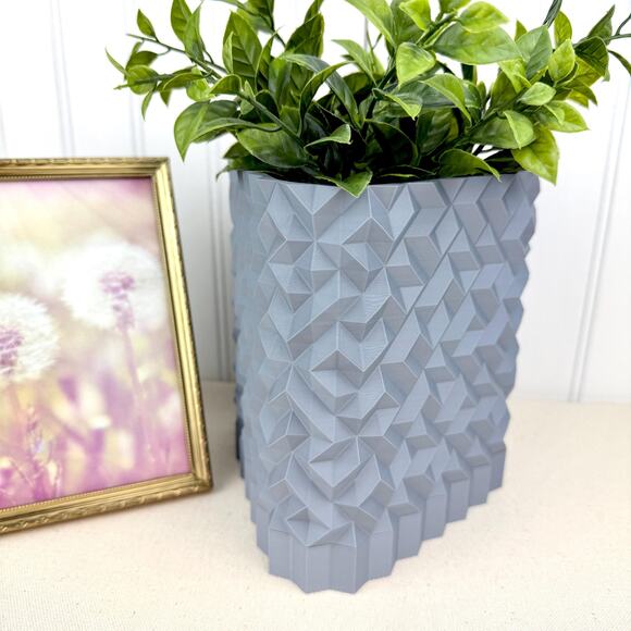 Cobble Planter 02, Indoor Flower Pot, Tabletop Planter, Triangular Design - Picture 1 of 11